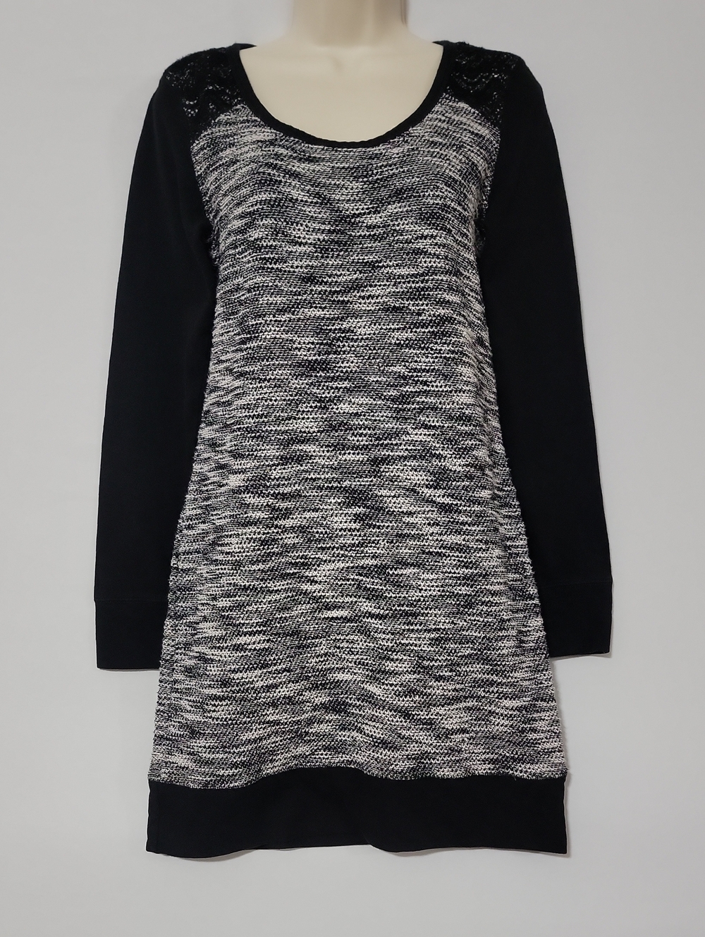 Maurices Marled Knit Sweater Dress Size M Black Gray Lace Shoulder Long Sleeve